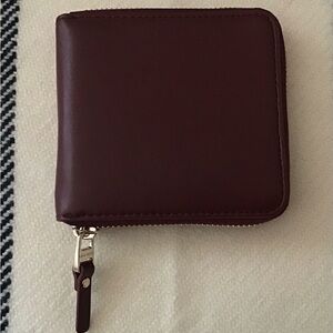 NWOT Lo & Sons The Small Mallorca Wallet Burgundy Gold Toned Zipper Cactus Vegan